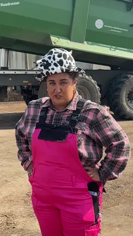 Statement @selfiesandra 🐮  Jetzt auf Lucas YouTube Kanal das ganze Video ansehen!🎥#selfiesandra #laserluca #landwirtschaft #bauernhof