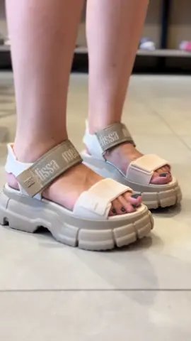 Melissa Pulse! Essa é a plataforma mais confortável que a Melissa tem e quem concorda respira 🤭🤩