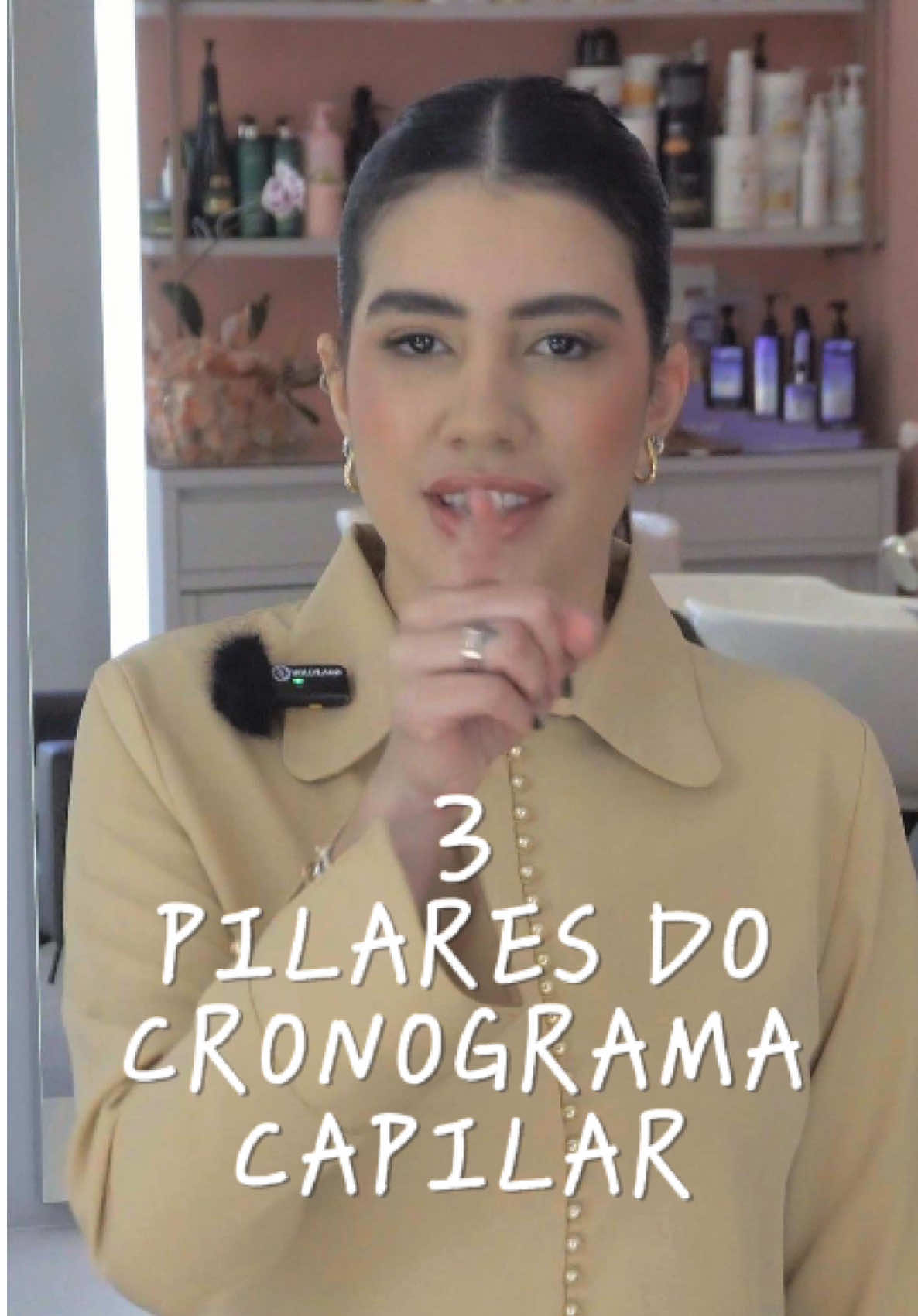Entenda a importância do cronograma capilar para a saúde dos fios. No vídeo, explico como identificar as necessidades do cabelo e montar um cronograma eficaz e personalizado!