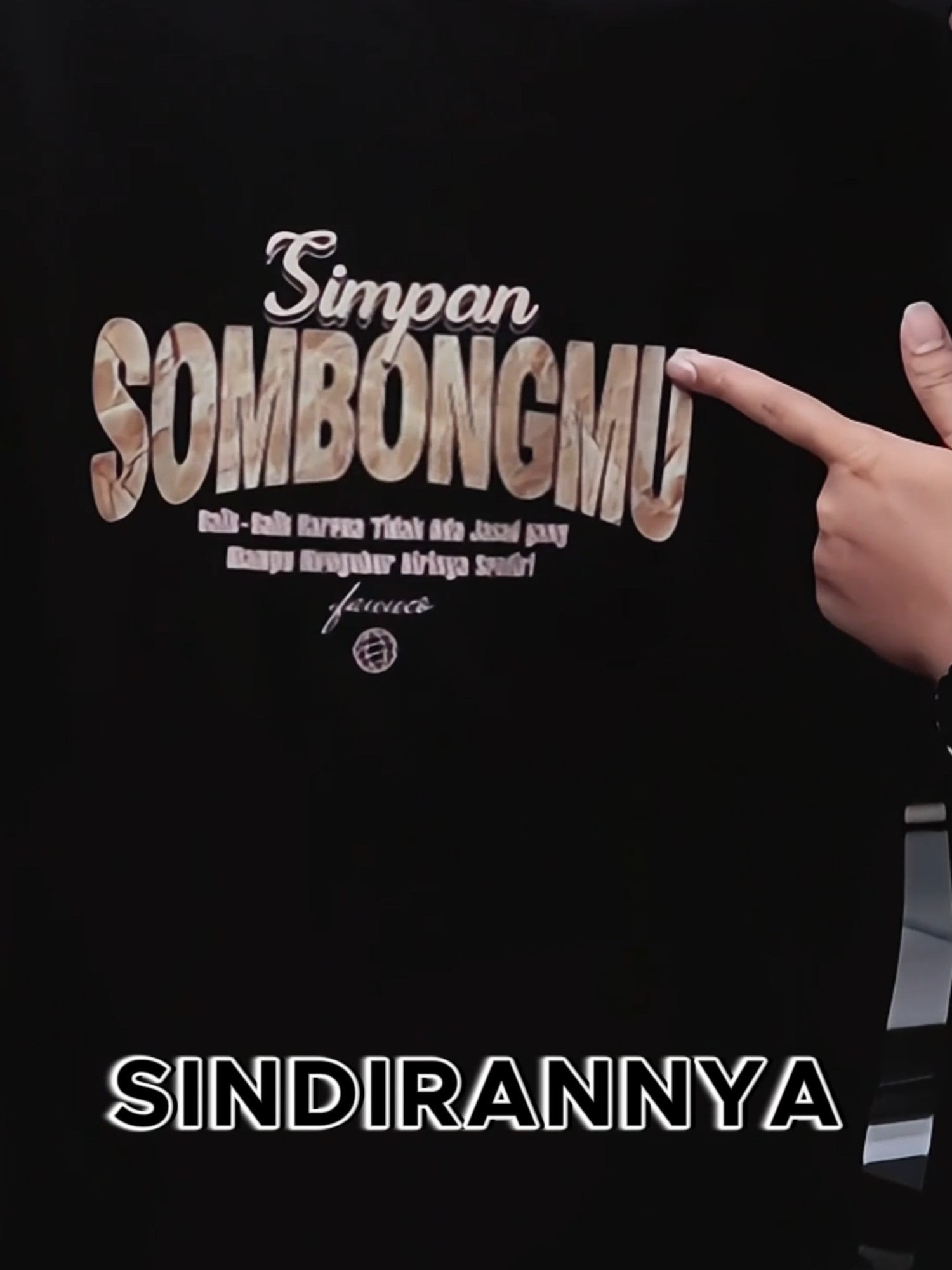 Kaos Dakwah edisi Typofgrafi Fawwco ''SIMPAN SOMBONGMU BAIK-BAIK'', kaosnya premium, nyaman, dan enak dipakek, dijamin tebal #kaosdakwah #promoguncang88 #gajiansale #kaosdistro #kaospria #kaosislami #kaosviral #kaosoversize #kaosmuslim