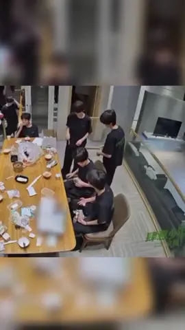 ini yang benar nya maaf aku salah posting video dan ada prat prat yang aku patong samoga fyp yahh#chenyiheng #zhangyiran #tffamily🇨🇳💫 #fyppppppppppppppppppppppp #fyppppppppppppppppppppppp 