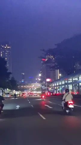 mentahanya boleh di ambil dan di edit sesuka kalian .  vibes jakarta  #foryou #view #jakarta #fyp #citylights 