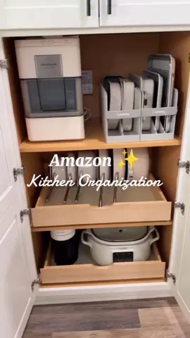 ✨ Small kitchen? Big organization goals! This setup makes everything look neat, clean & Pinterest-worthy 💫 Everything's linked in Bio ✨ 🔗  #KitchenHacks #organizeit #kitchengoals #homeaesthetic #tidytips #smartstorage #minimalhome