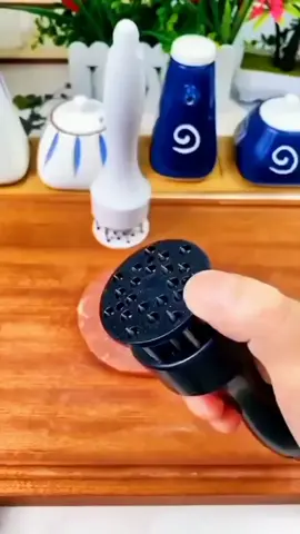 Martelo Amassador Batedor Amaciador De Carnes Em Agulhas Cor Branco#batedor #amaciador #carne 