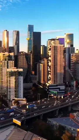 welcome to Melbourne Australia 🇦🇺 #Australia #Melbourne #tiktok  #fyp #viral #trending #explore #foryou #tiktoktrend #tiktokvideo #tiktokcreator #contentcreator   #TravelVideo  #CinematicTravel #CityViews #ExploreTheWorld  #Wanderlust  #TravelVibes  #tiktoktravel #AdventureAwaits  #traveldiaries 