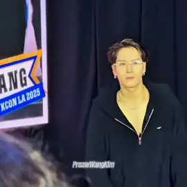 ใส่หมวกแล้วจริงจังขึ้นและฮอตมากขึ้น 🔥💕 #jacksonwang  #แจ็คสันหวัง  #王嘉爾  #preaw_wangkim 