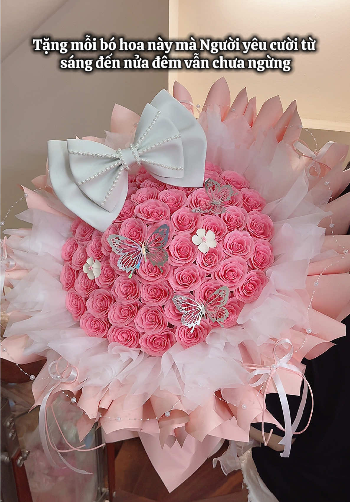Bó hoa công chúa khổng lồ màu hồng yêu đúng nghĩa 💕 #NHGFloral #LOVENHGFloral #NguyenHuongGiangFloral #hoasap #hoakhonglo #hoacongchua 