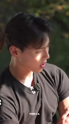 Shownu vs Paranormal Stuff, whats more funny is that he ain’t even really that scared on those so called horror lmao #shownu #jungwoo #nopogy #monstax #fyp 