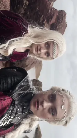 The Conqueror Sisters 🐉 #rhaenystargaryencosplay #visenyatargaryencosplay #aegonsconquest #housetargaryen #asoiaf #fyp #trending @Liv🍂 