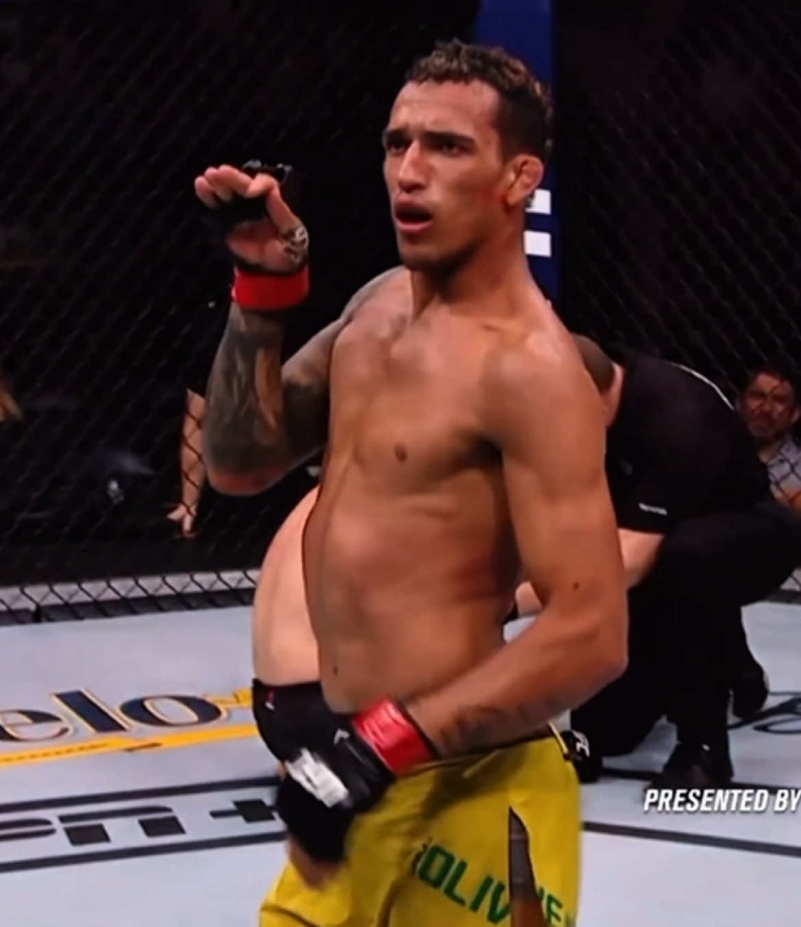 Tak tak kapıda kim var  || #charlesoliveira #UFC 