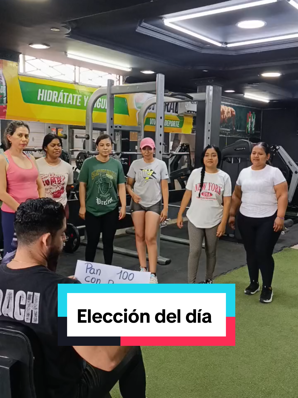 Siempre motivando a las alumnas 😎✨ #motivacion #alumnas #eleccion #burpees #panconcafe #entrenamiento #gym 