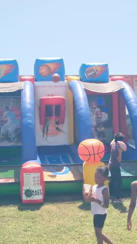 Yooo… Tate’s Rec in Riviera Beach was the spot this weekend 🎉 We came together to get our kids right for the new school year — not just with backpacks, but with a whole vibe 💪🧠 Free haircuts & physicals ✂️💉 Bounce houses & good eats 🍔 Nail paint, henna, workshops 🎨📚 Even a mental health scavenger hunt 🔍🧠 DJ TJT, DJ Eyemax, & DJ Keem had the beats on lock 🎶 Hosted by Councilwoman Kashamba Miller Anderson + The City of Riviera Beach 🙌 Big respect to Sincere 2000, Mayor Doug Lawson, CYON, S.T.A.M.P., BYB, & RAW Academics for holding it down for the community ❤️ This year, we’re starting strong — mind, body, and style. Let’s gooo 📚🔥 #B#BackToSchoolR#RivieraBeachC#CommunityStrongM#MentalHealthMattersWeOutside #fyp #kids 