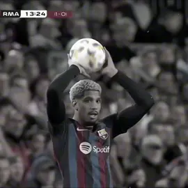 Araujo👑🧱#araujo #best #defender #barcelona #uruguay #ا#اراوخو #افضل #مدافع #عالمي💎 #برشلونة_عشق_لا_ينتهي #اراوخو_قلب_الاسد🇺🇾💪🏼🔥 #foryouu #page #fyp #viral #acc #account #درافن⚜️ 