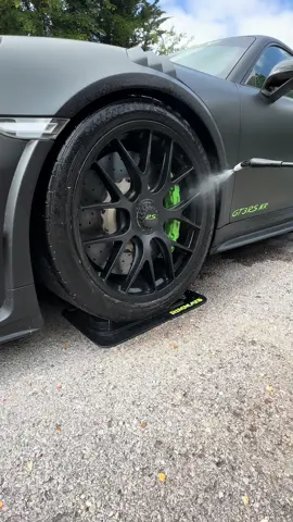 ‼️ Satisfying Wheel Clean on Porsche GT3 RS MR Edition 🧼🔥‼️#CarDetailing #porsche #gt3rs 