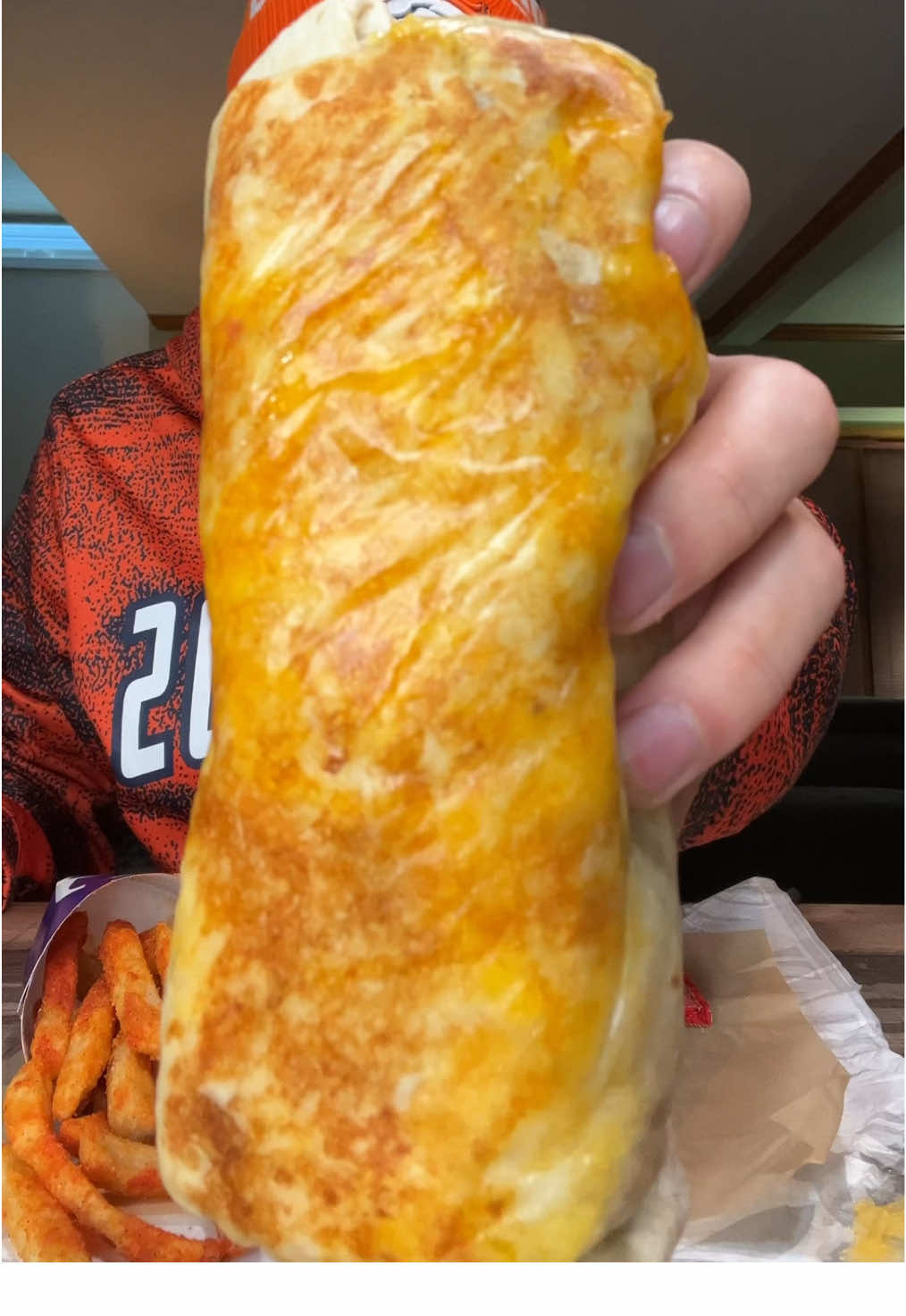 @tacobell grilled cheese burrito & nacho fries😮‍💨 #tacobell#grilledcheeseburrito #nachofries#bajablast#asmr#asmreating#eatingshow#Foodie 