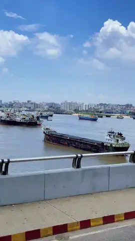 Ladies and gentleman welcome to Chittagong, the capital city of Bangladesh 😍💕#trending #fypシ゚ #foryoupage❤️❤️ #??????? #team_o??? #team_ositos🐼 #parbej_____02__official @🎤Voice of Yeamin 