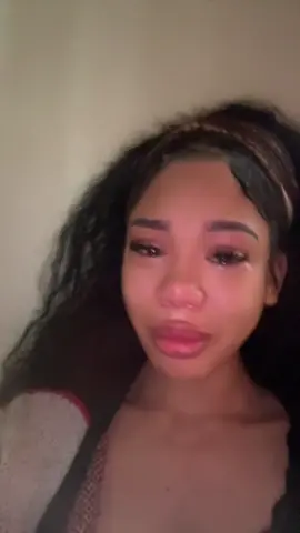 LOOK NEXT DOOR N ION SEE MS ANNE MAE