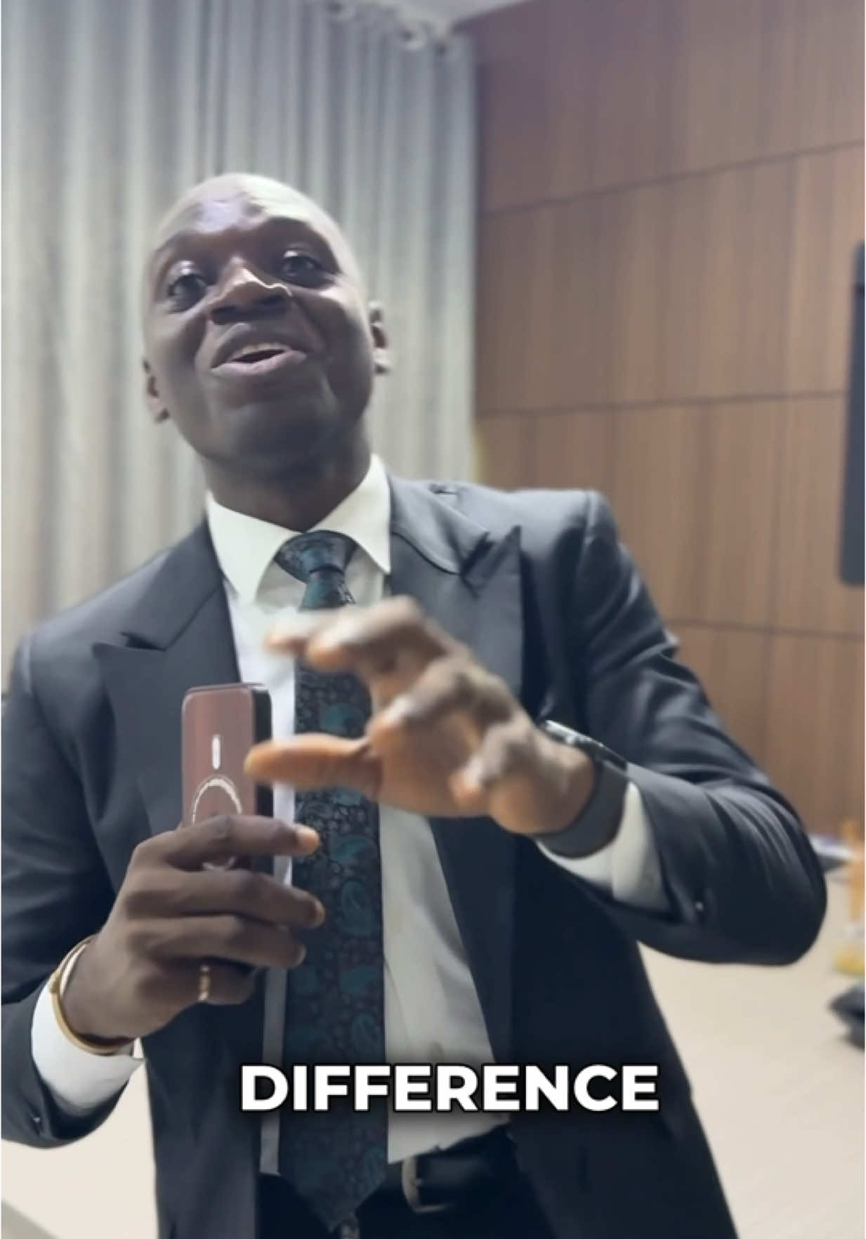 𝐈𝐧𝐯𝐞𝐬𝐭𝐢𝐧𝐠 𝐟𝐨𝐫 𝐚 𝐒𝐞𝐜𝐮𝐫𝐞 𝐅𝐢𝐧𝐚𝐧𝐜𝐢𝐚𝐥 𝐅𝐮𝐭𝐮𝐫𝐞: We discuss the difference between investment and savings, and how savings alone may not be enough to secure your financial future. We encourage investing in real estate vehicles that can provide high returns on investment, rather than letting your money stagnate in a bank account. 𝐂𝐡𝐚𝐭 𝐦𝐞 𝐮𝐩 𝐯𝐢𝐚 ⁨0813 915 6009⁩ 𝐨𝐧 𝐖𝐡𝐚𝐭𝐬𝐀𝐩𝐩  ##investment##savings##financialplanning##realestate##returnsoninvestment##30dayschallenge##30mdchallenge##nteirocornelius##africalandlord