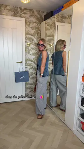 Autumn outfit idea 🍂🪾🍃 Elevate Your Style with Stunning Outfit Inspirations #fashion, #outfitinspo, #styleinspo, #OOTD, #fashiontutorial #tiktokmademebuyit #denimoutfit 