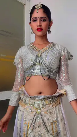 ගත බබළාදෝ... 😌💛 #trending #onemillionviews🙏❤️🤓 #moreviews #foryourpage #fyp #100kviews #viral #10m #fyppppppppppppppppppppppp #foryou 