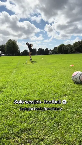 Finally starting to feel more back to normal! I’ve been out with injury for 4 and a half months. I went back a few weeks ago but my foot is now starting to feel more strong! Here’s a football session I did today⚽️ #football #Soccer #girlsfootball #WomensFootball #footballsession #training #injury #injuryrecovery #fyp #foryou #explore 