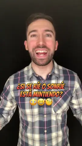¿Cuando una Persona se Ríe Está MINTIENDO? Dime si te Ha Pasado Esto 😂 Si una persona se ríe al contestar una pregunta, no necesariamente está mintiendo, ya que la risa puede ser una reacción nerviosa, una forma de liberar tensión o una manera de suavizar una situación incómoda. Las emociones como el estrés o la incomodidad pueden provocar sonrisas o risas espontáneas sin que eso implique deshonestidad. Por eso, para interpretar correctamente esa reacción, es importante tener en cuenta el contexto, la personalidad de la persona y el resto de su lenguaje corporal.  #lenguajenoverbal #lenguajecorporal #comportamientonoverbal #comunicaciónnoverbal #mentir #mentiras #tehapasado #AprendeConTikTok #Recuerdos 