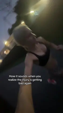 Just tryna ignore it…. #runningtips #athletesoftiktok #injuryrecovery #injuredathlete #athletesoftiktok 