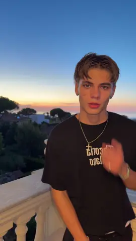 🌅