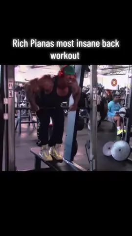 Destroying back  #richpiana #richpianamotivation #fyp #samsulek #backworkout #armworkout #trentwins 
