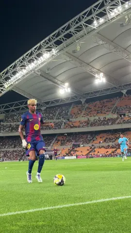Too clean 🥵 #fcbarcelona #barçaontiktok #skills @Lamine Yamal 
