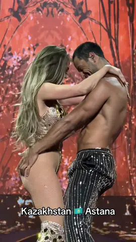 #jlo #upallnight #upallnighttour #jenniferlopez @JLO 