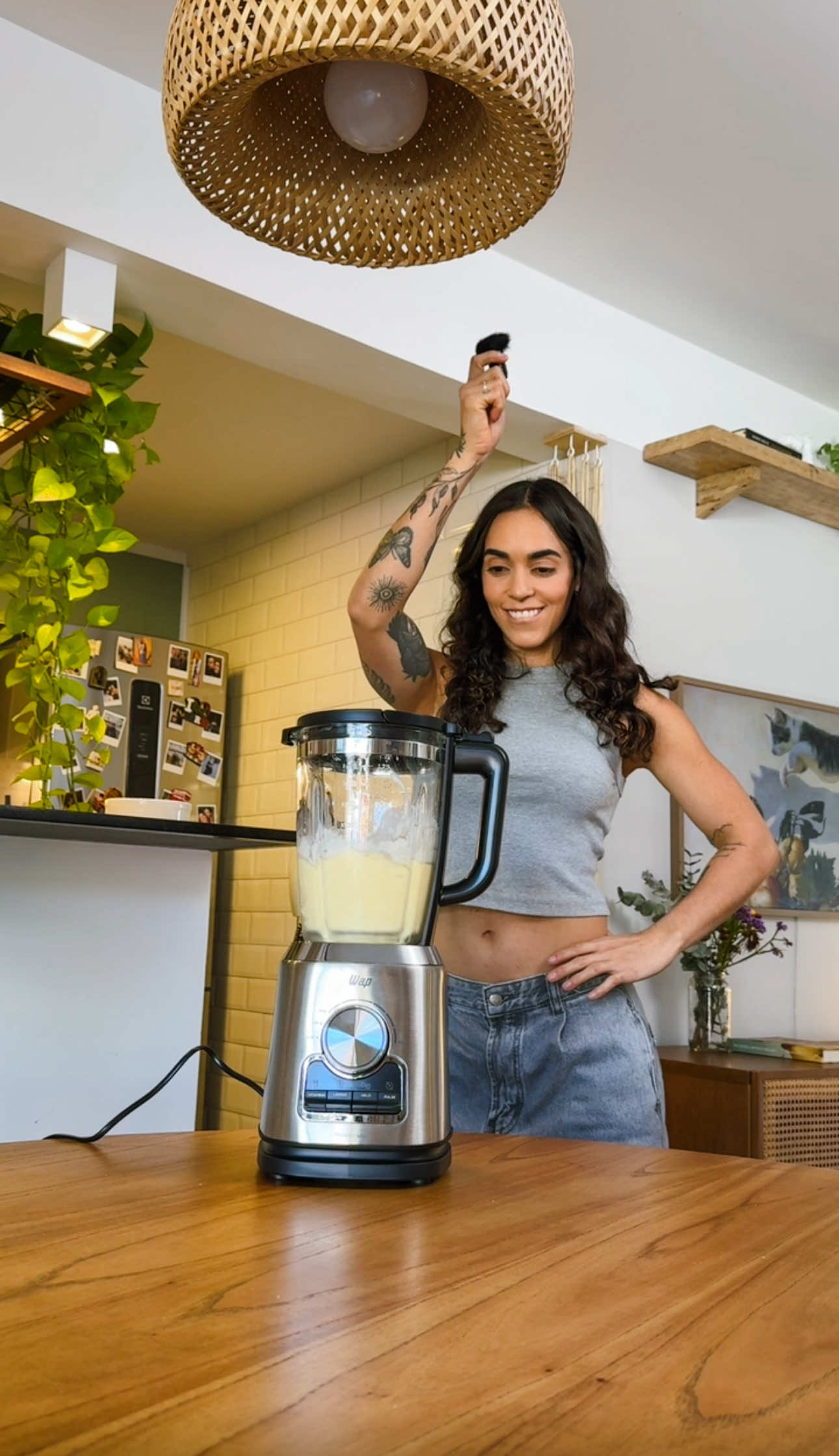 corrente de oração pra esse ser o último do ano 🙏🏻😔  esse liquidificador é da @WAP modelo 👉🏻 Wb2000 2l 900w