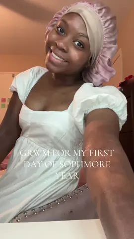 Get ready with me for the first day of my sophomore year!#grwm #getreadywithme  #sophmore#sophmoreyear #highschool #grwmroutine #creatorsearchinsights 