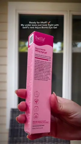Firm, lift, and smooth in just 2 weeks? Challenge accepted. 👀✨ Trying the NEW Aqua Bomb Lifting Eye Gel by belif and I’m already obsessed with how refreshing it feels! The ceramic tip gives the perfect lifting massage and the formula? Retinol + bakuchiol + peptides = magic! 💙 No filters, no fluff – just results. #belif #belifchokchok #belifgiftedme @belif @ultabeauty