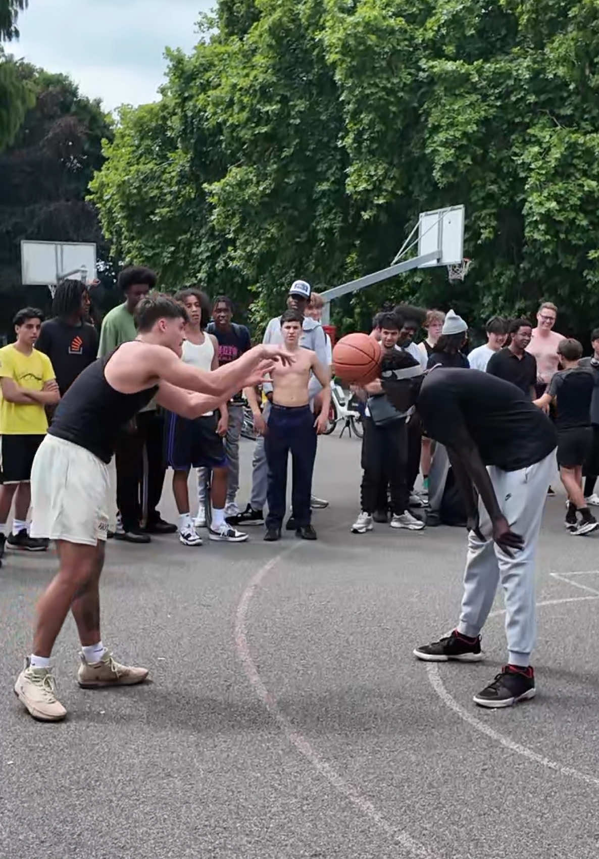 Pascal Siakam left the Raptors so I had to cook him in the 1's... #streetball #basketball #mattkiatipis 