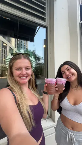 I don’t think this review would convince anyone to get the raspberry cold foam cold brew from @Starbucks but you should #starbucksdrinks #starbucksreview #raspberrycoldfoam #raspberryisbackatstarbucks #chicagofoodie 