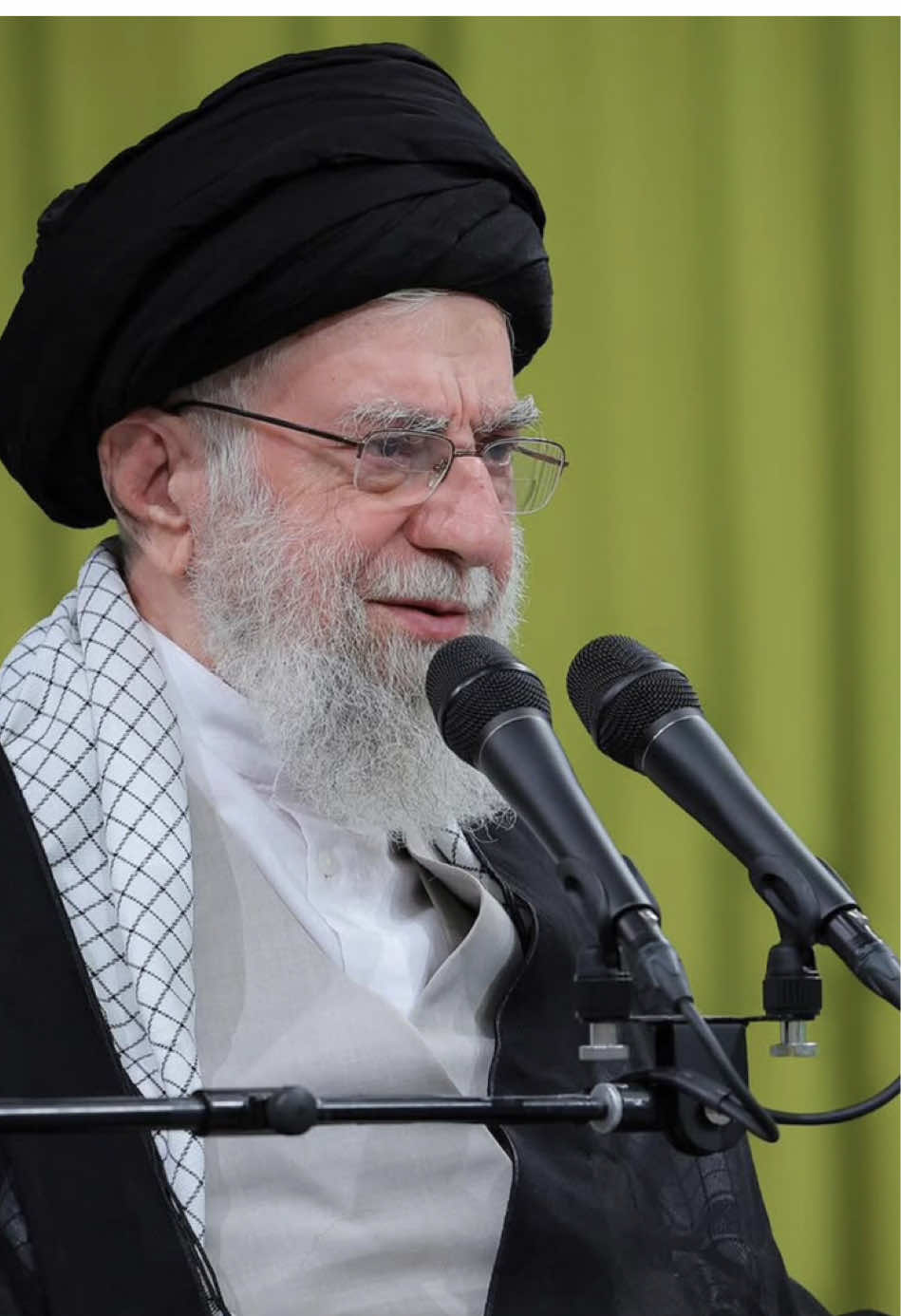 الامام السيد القائد علي الخامنئي لاتثقوا في اسلام يظهر يد العون للصـ هاينة  بيان المرجع الاعلى #السيد_السيستاني #الامام_الخامنئي #السيد_علي_الخامنئي #الخامنئي ##الولي_الفقيه_السيد_علي_الخامنئي@@الامام الخامنئي@@راية الخامنئي@@الامام الخميني ☘️@@السيد علي الخامنئي