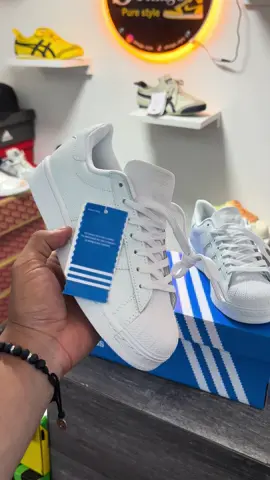 Súper star clásica💥#caracasvenezuela🇻🇪 #adidas #superstar #clasico #blanco #viralvideos #unisex 