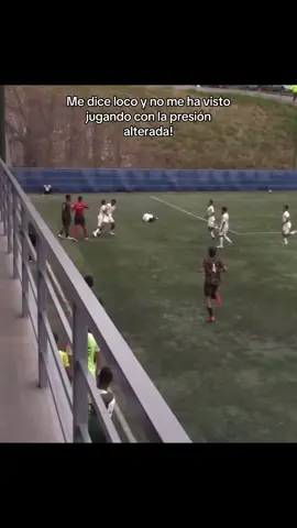 Solo fue un apretón de cuello, algo normal #santiimiix #paratii #futbolista #fyp 