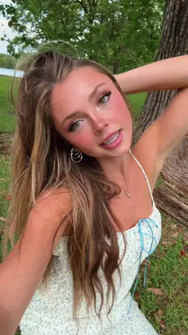 Gah I love this song 😭😍