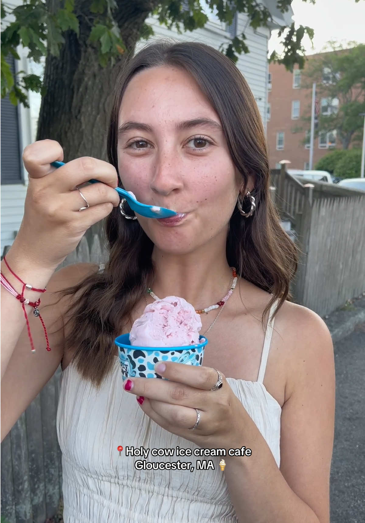 The perfect ice cream treat after dinner! The holy cow in Gloucester, MA has so many fun amazing flavors and a plus is they have gf flavors as well which I loved since I am no longer eating gluten!! They have different toppings and sauces as well. Such a cute spot if you’re in Massachusetts definitely check them out 🍦🐮🌞 @Holy Cow Ice Cream Cafe  #gloucesterma #icecreamdate #massachusettsfood #massachusetts #icecream 