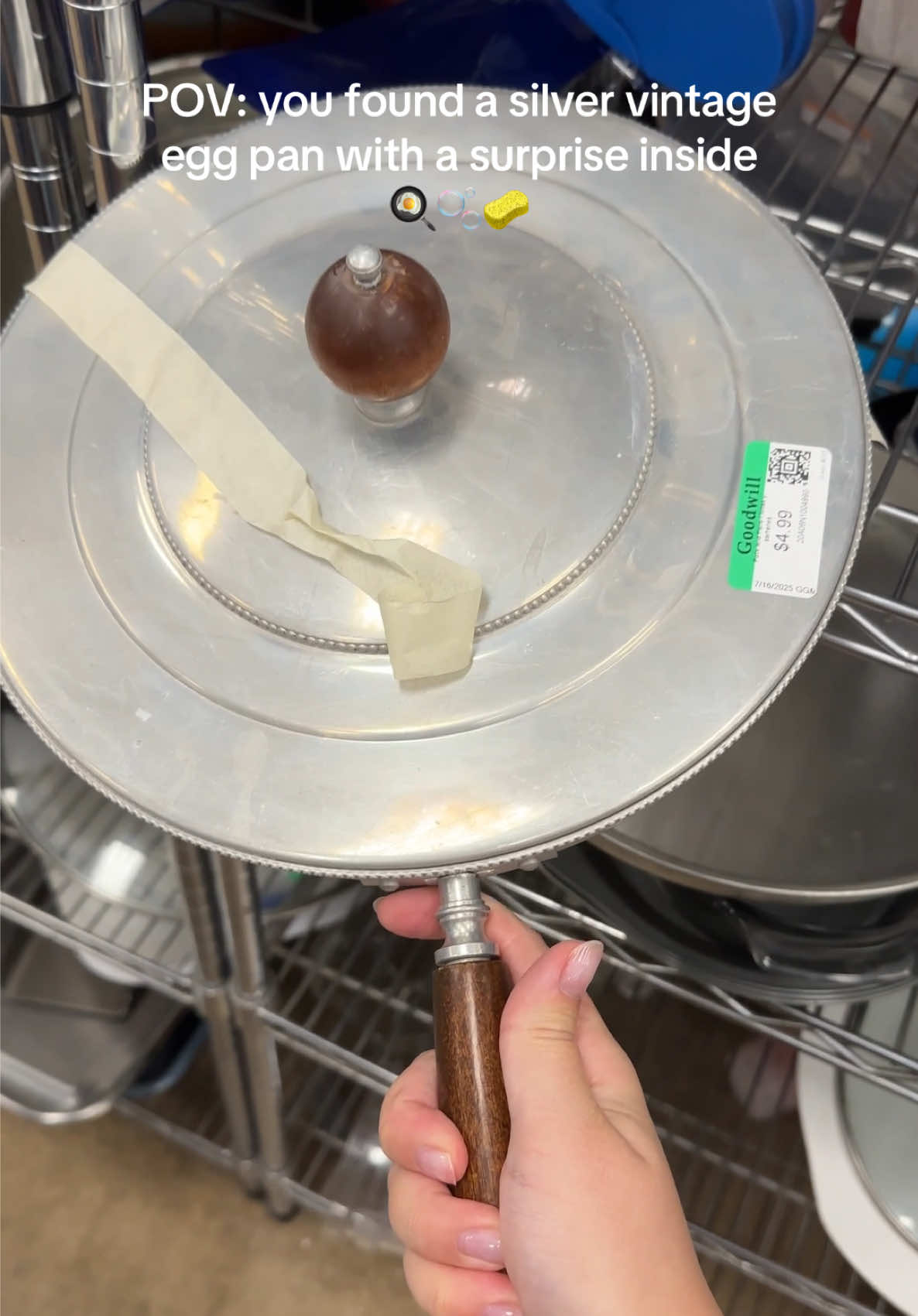 What was inside that frying pan terrified me 😱😱#asmrcleaning #CleanTok #thriftstore #thrifthaul 