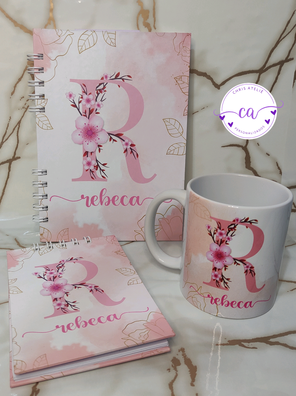 Procurando por um presente totalmente personalizado??? Olha esse kit que lindooooo...  Whats (11)95850-3492 🤦🏽‍♀️ #presentepersonalizado  #personalizados  #foryou  #agenda  #canecaspersonalizadas 