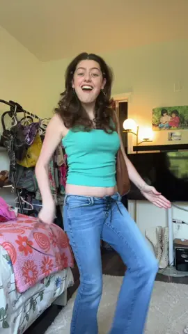 Walked too hard ma pants fell down 