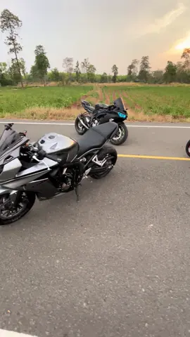 เด่นๆเลย5555 #เอาขึ้นฟีดที #เทรนด์วันนี้ #สโลว์สมูท #650ดิว๊ะ #zx6r #waev1000rr