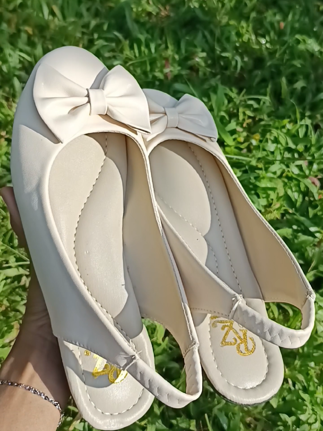 dipakenya nyaman  #baletshoes #flatshoes #ribbon 