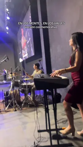 Un poquito de ayer, recordando este clásico… 🤍 #iglesia #cristianos #hagamosviralajesus #musicos #sunday #musicacristiana #foryou 