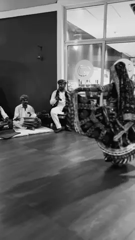 Wearing tradition like a second skin 💃 . . . . . #travel #traveltiktok #indian #dancer #desi #india #goa #holiday #viral #beauty #trip #blackandwhite #travelling #indiandance #drums 