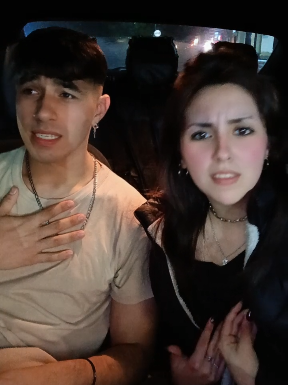 se tomó muy enserió cantarla 😅 #foryoupage #fyp #paratii #yamisafdie #emiliamernes 