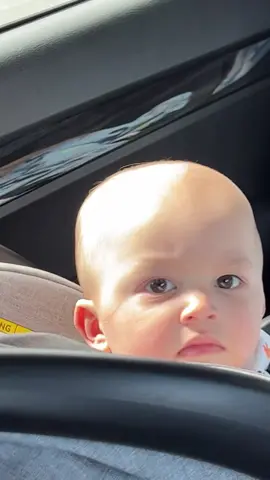 🤣 #madbaby #followers #straightface #celebrity #whatthehelly ##fypシ #shopping #followme #fyp 